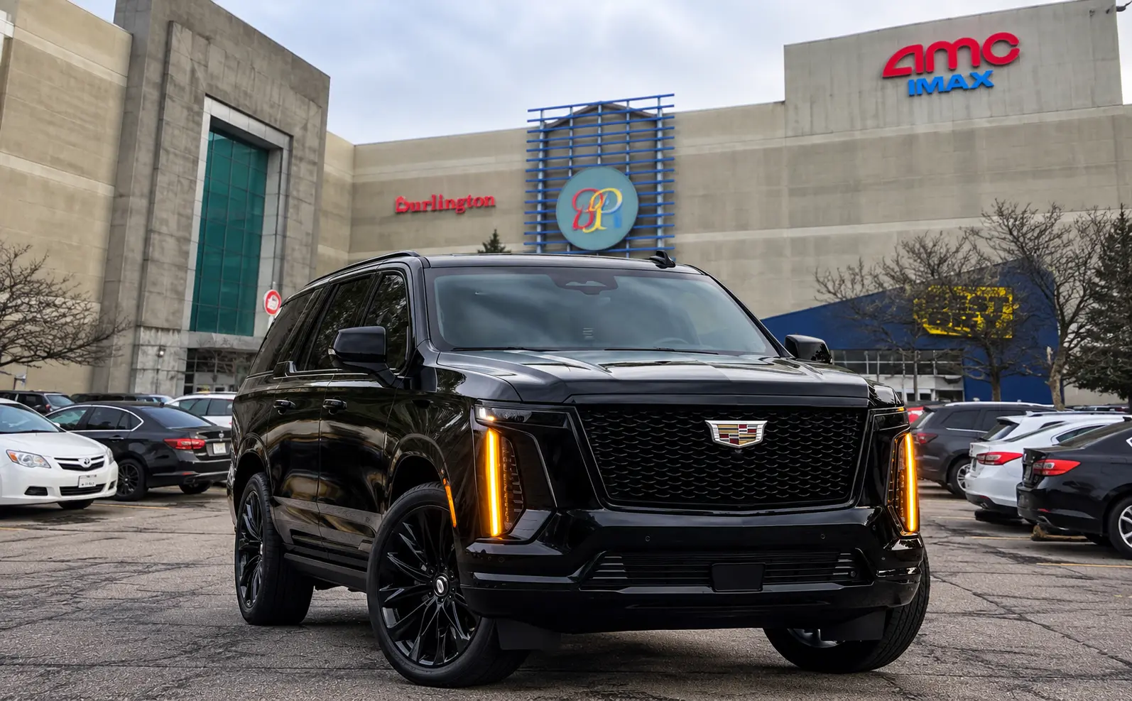 Fontana limo service with a private chauffeur for Ontario International Airport transfers and Inland Empire travel