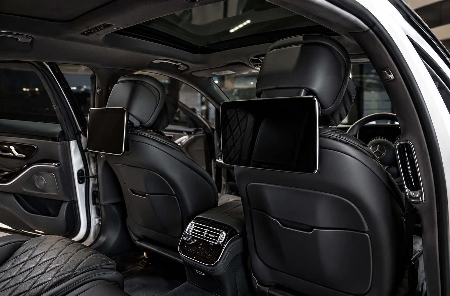 DreamsRideSF luxury chauffeur vehicle for Washington DC limo service