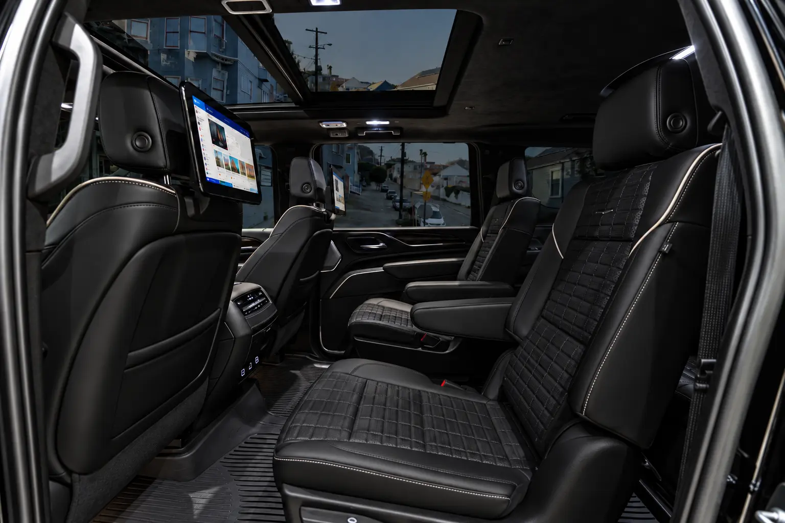 Chauffeured luxury vehicle for Lower Manhattan limo service to Wall Street, the Financial District and NYC airports